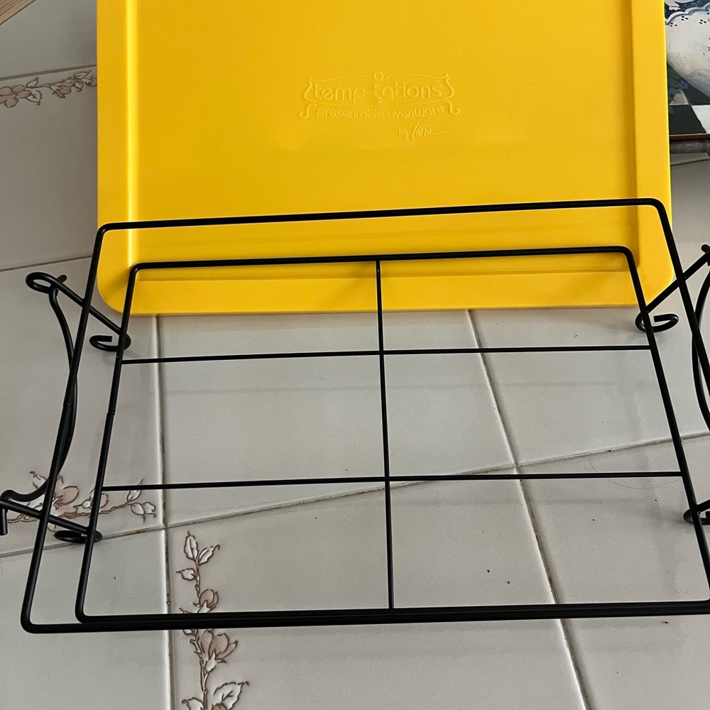 Temptations Baking Dish Carrier and Lid